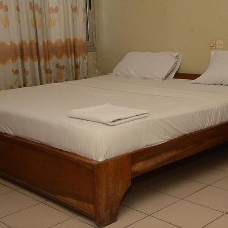 Hotel Ambassadors Ломе Экстерьер фото