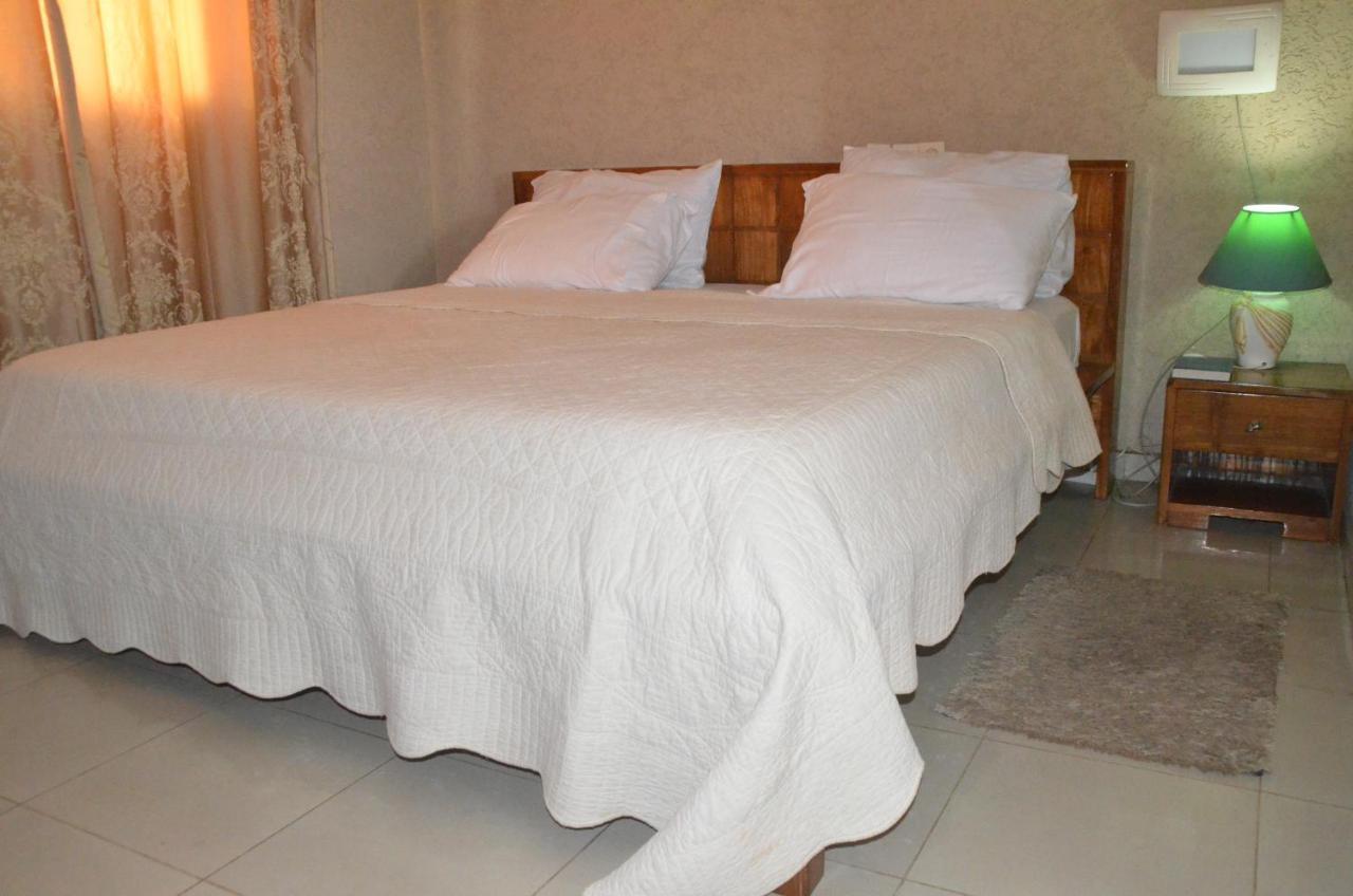 Hotel Ambassadors Ломе Экстерьер фото