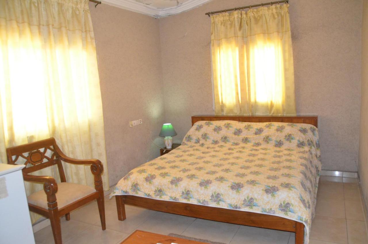 Hotel Ambassadors Ломе Экстерьер фото